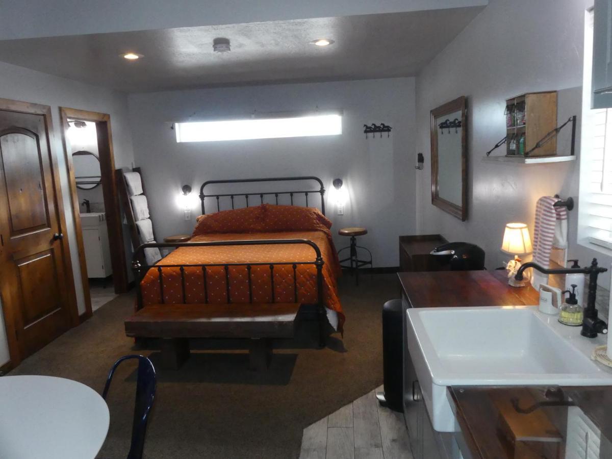 Villa Private, Charming Cabin - Sleeps 5 - The Evergreen - Bryce Canyon National Park à Cannonville Extérieur photo